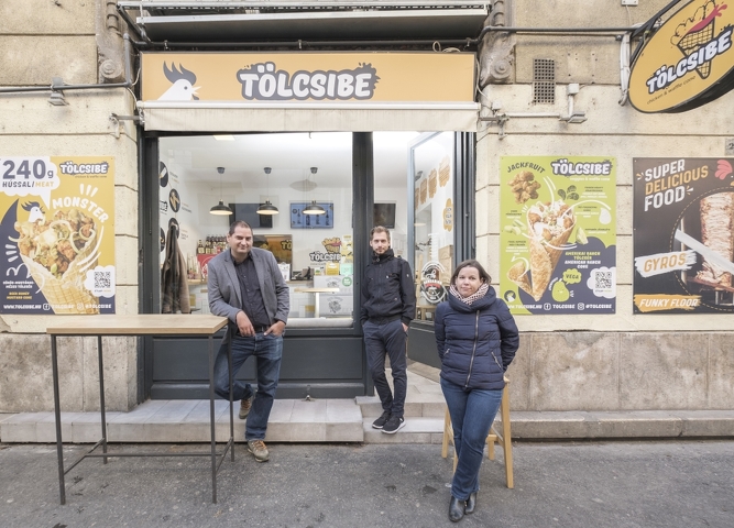 Tölcsibe